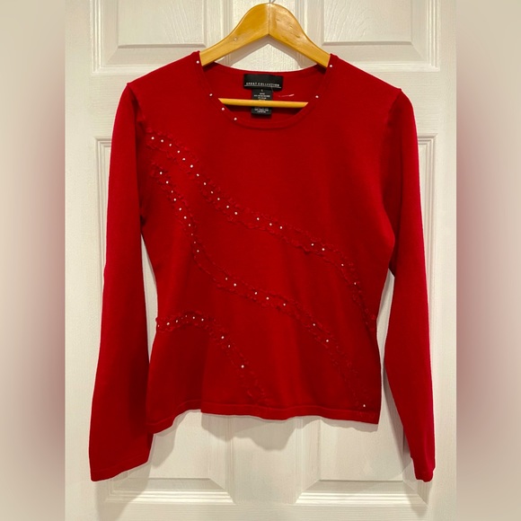 ✨2/$15✨Sz.L-Ribbon and Bling Sweater-Sport Collection - Picture 2 of 7